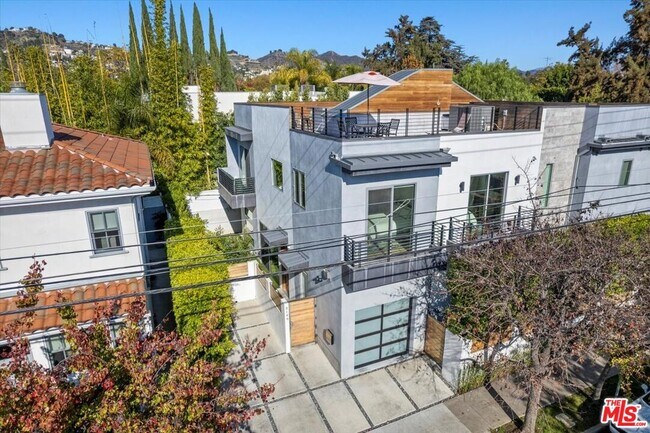 8149 Waring Ave in Los Angeles, CA - Building Photo - Building Photo