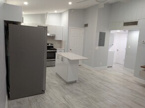 2239 Polk St in Hollywood, FL - Building Photo - Building Photo