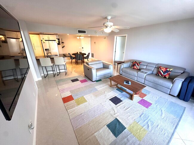 property at 1 Las Olas Cir