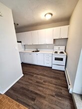 Southmount Apartments in Hamilton, ON - Building Photo - Building Photo