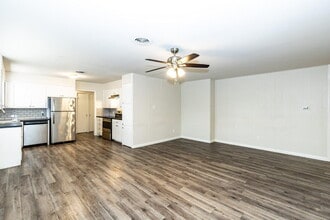 3805 48th St in Lubbock, TX - Building Photo - Building Photo