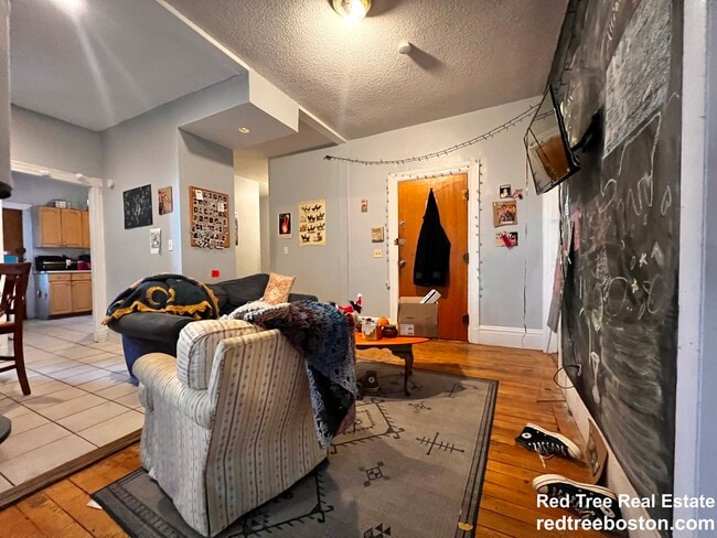18 Glenville Ave, Unit 2 in Boston, MA - Building Photo - Building Photo