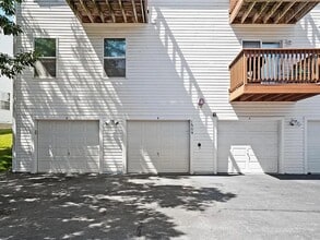 1609 Forest Springs Ln, Unit Apt B in Ballwin, MO - Foto de edificio - Building Photo