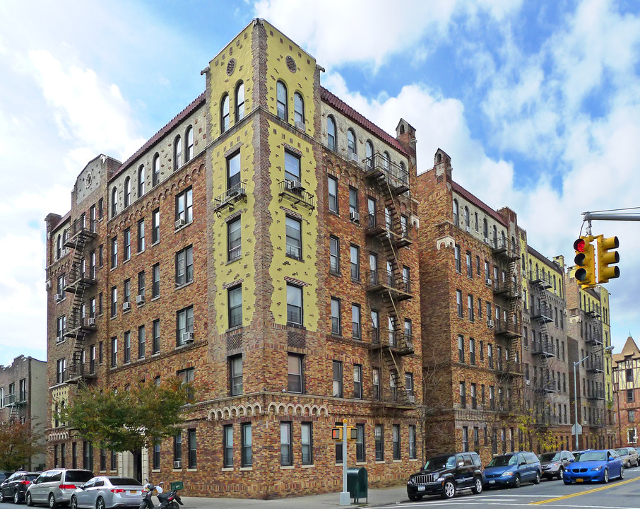 45-56 47th Ave in Sunnyside, NY - Building Photo