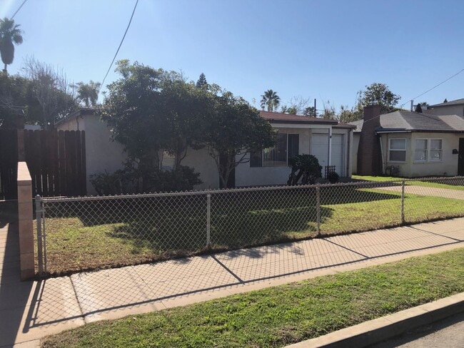 207 Citrus Ave in Imperial Beach, CA - Building Photo - Building Photo