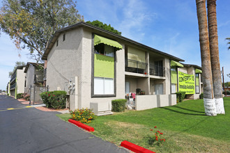 Contempo 15/Desert Sands in Phoenix, AZ - Building Photo - Building Photo