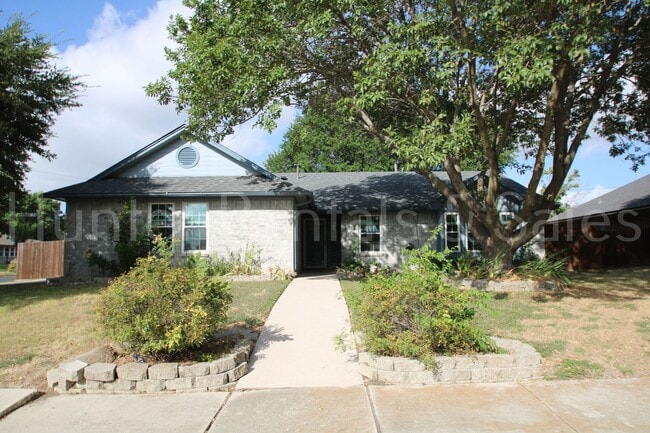 4817 Castlewood Dr