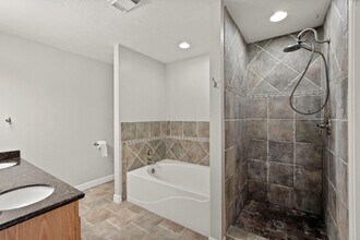 18223 Drum Heller Ln in Tomball, TX - Building Photo - Building Photo