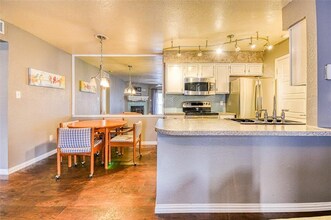 3000 Chautauqua Ave, Unit 112 in Norman, OK - Building Photo - Building Photo