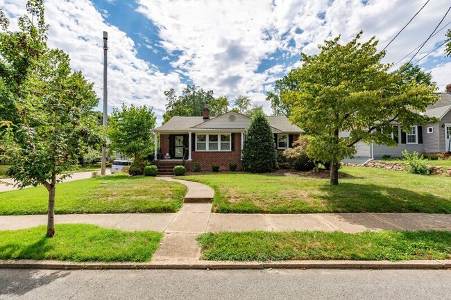 1200 Stafford Ave