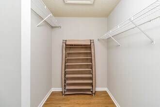 44 Vaughan Dr in Newark, NJ - Building Photo - Building Photo
