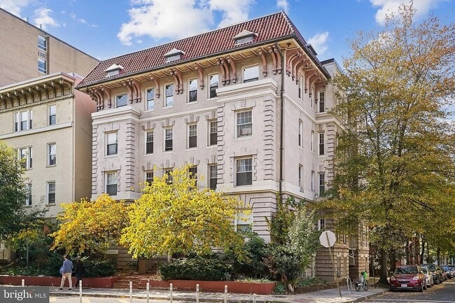 1332 15th St NW, Unit 44 in Washington, DC - Foto de edificio - Building Photo