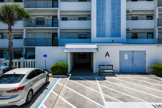 Fountain Cove in Cocoa Beach, FL - Building Photo - Building Photo