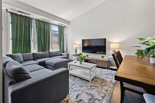 160 E Berkeley St in Boston, MA - Building Photo