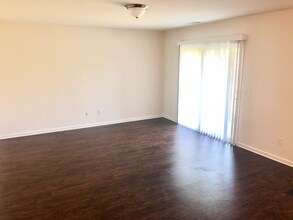 60 Hasty Point Rd in Port Wentworth, GA - Building Photo - Building Photo