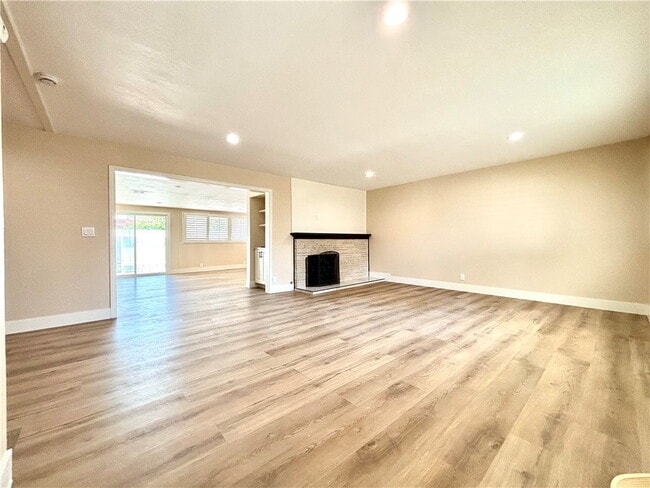 property at 2013 Victoria Dr
