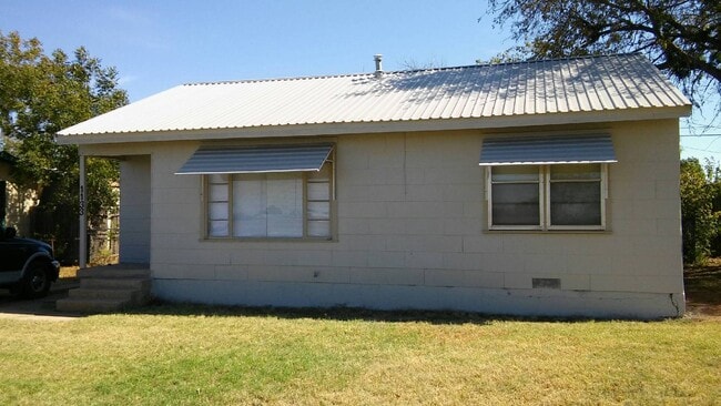 property at 1133 S Danville Dr