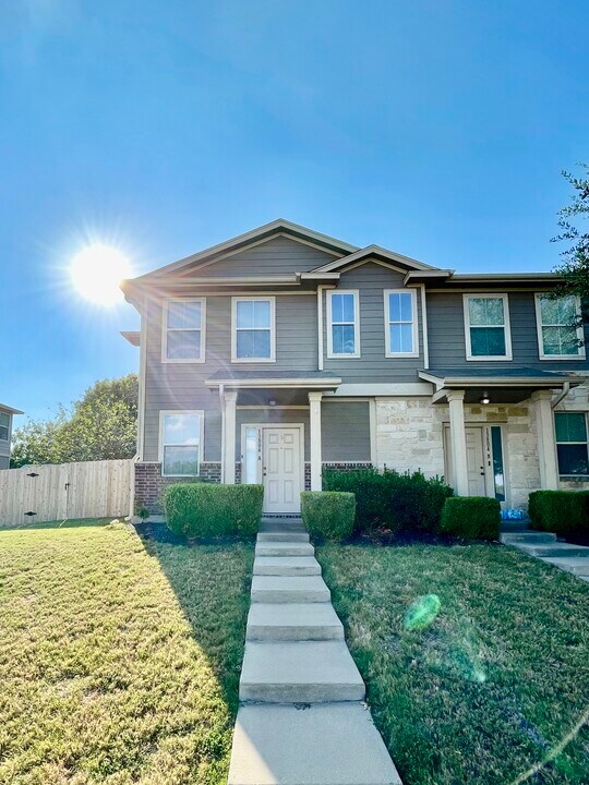 13804 Harris Ridge Blvd, Unit A in Pflugerville, TX - Building Photo
