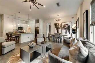 2950 McKinney Ave in Dallas, TX - Building Photo - Building Photo