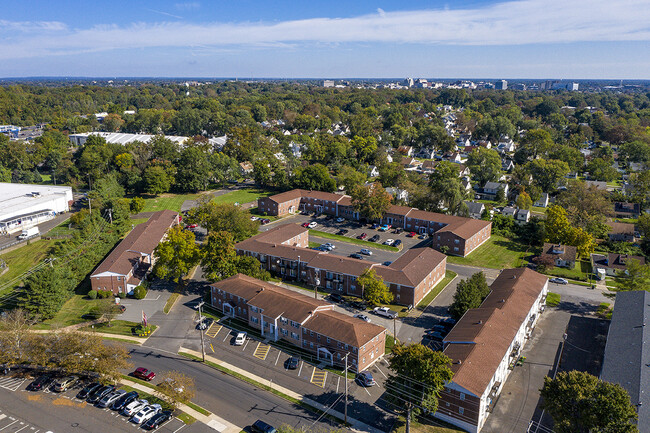 Americana Apartments photo'