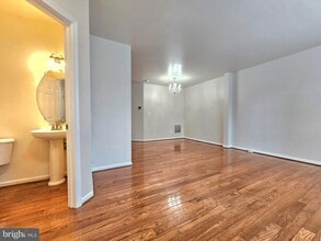 7427 Ardglass Ct in Lorton, VA - Building Photo - Building Photo