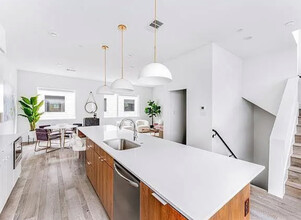 5026 Bryan St in Dallas, TX - Building Photo - Building Photo