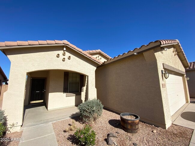 7024 W Alta Vista Rd in Phoenix, AZ - Building Photo - Building Photo