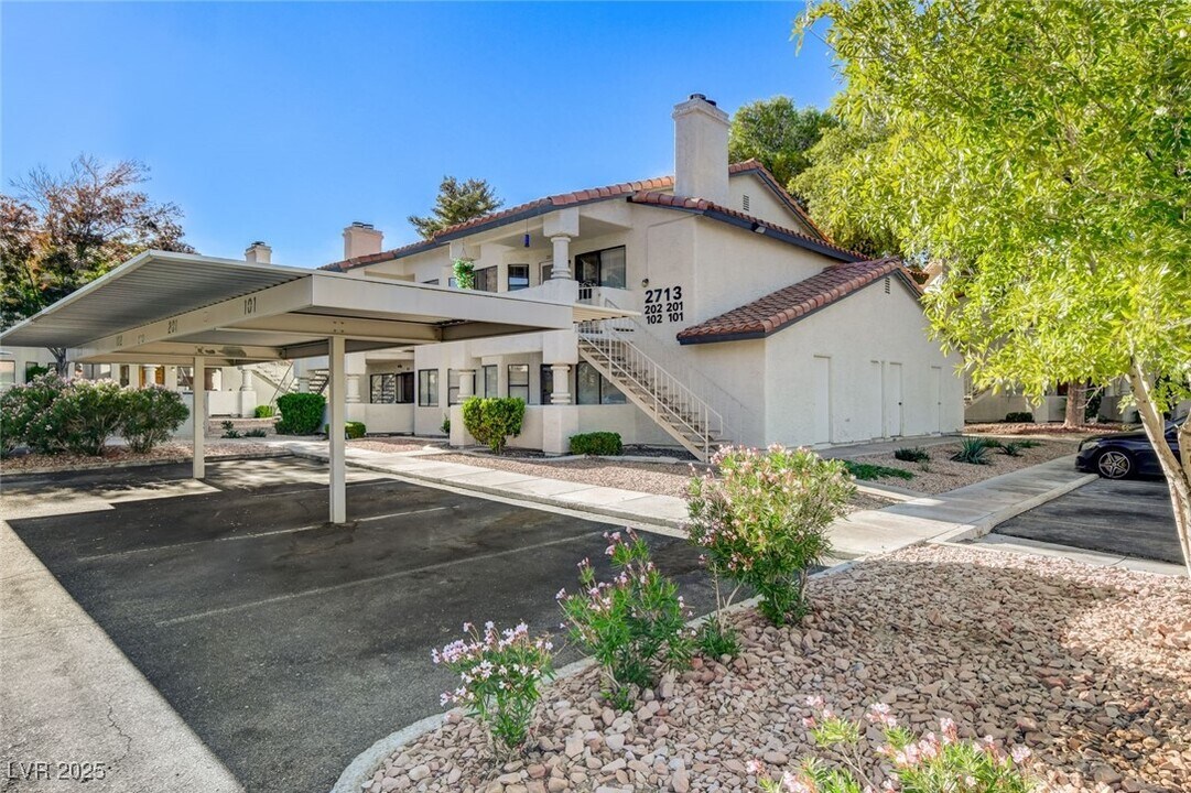 2713 Otter Creek Ct in Las Vegas, NV - Building Photo