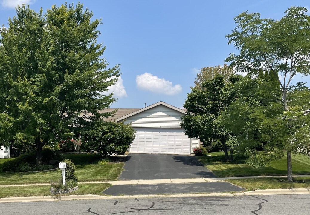6128 Jeffers Dr in Madison, WI - Building Photo