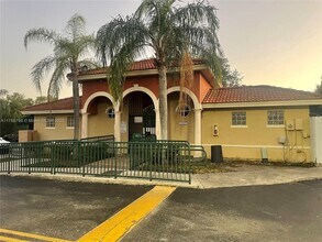 15400 SW 134th Pl in Miami, FL - Building Photo - Building Photo