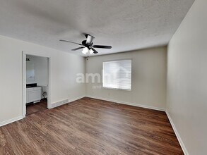 7051 W Saw Timber Way in West Jordan, UT - Building Photo - Building Photo