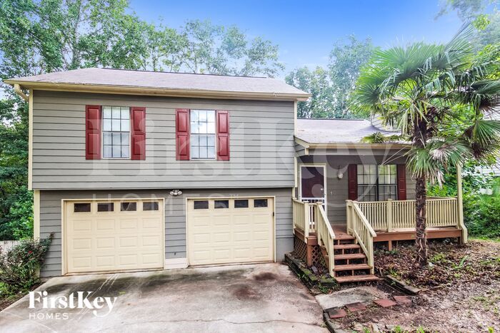 4131 Warren Rd in Flowery Branch, GA - Building Photo