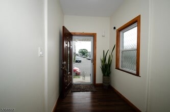 74 Harrison Pl in Clifton, NJ - Building Photo - Building Photo