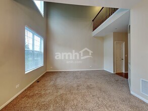 10035 Cummings St in Huntley, IL - Foto de edificio - Building Photo