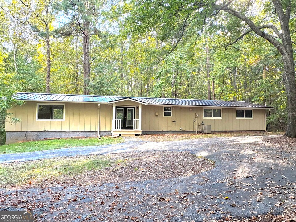 435 Sherwood Rd in Fayetteville, GA - Building Photo