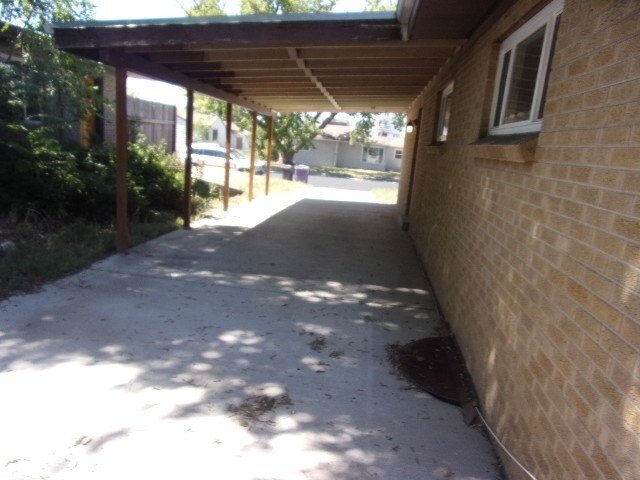 2180 S Bellaire St in Denver, CO - Building Photo