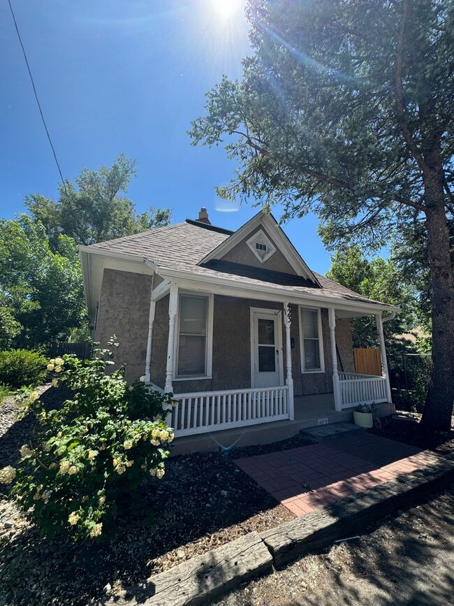 property at 423 Farrs Ct