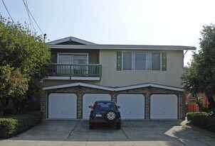 1372 Pearl St in Alameda, CA - Building Photo