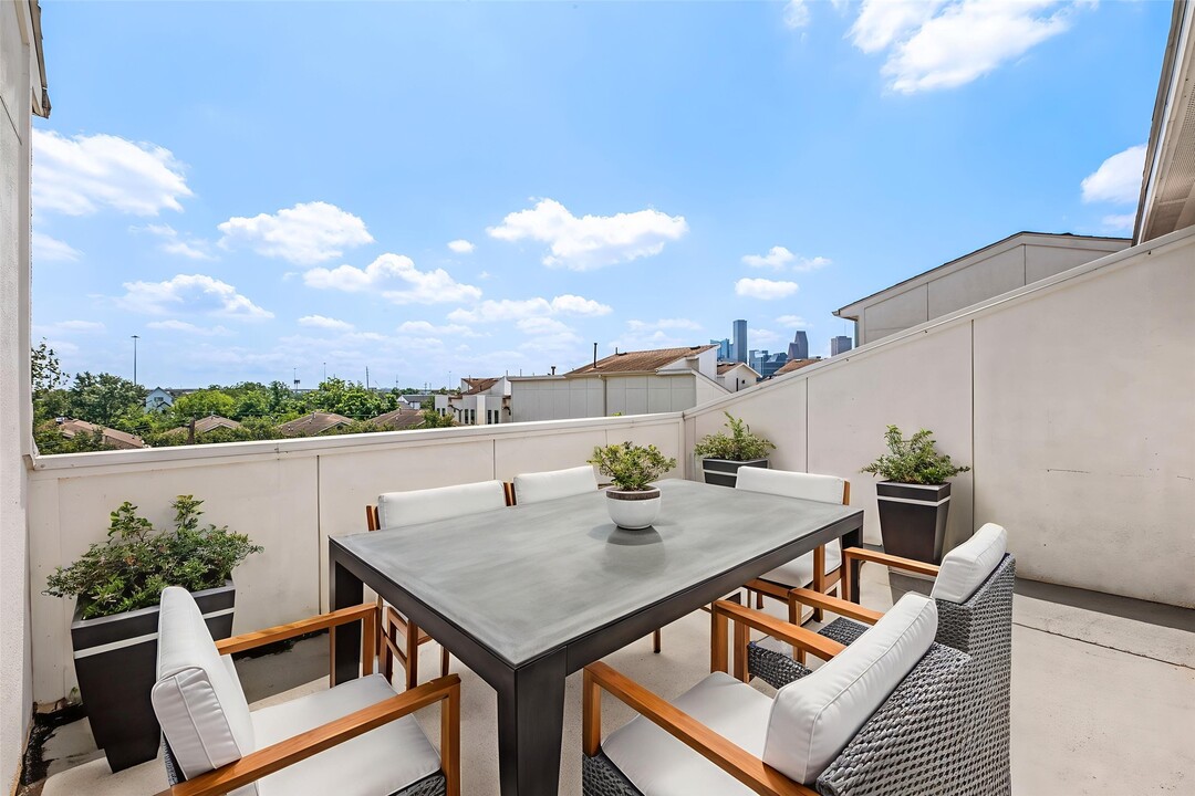 1705 Weber St in Houston, TX - Building Photo