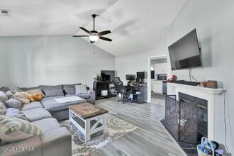 110 Foxlair Dr in Hubert, NC - Building Photo - Building Photo