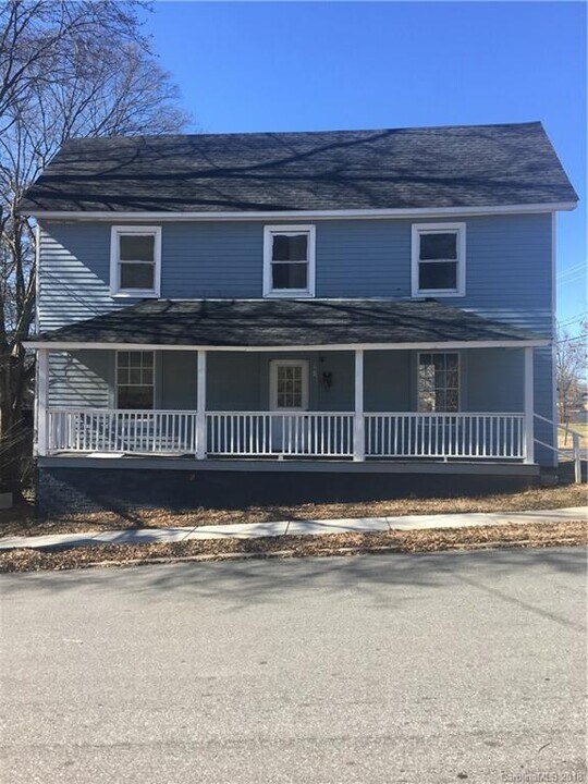 301 S Vance St in Gastonia, NC - Building Photo