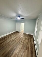 327 1st Ave, Unit 1st Fl in Phoenixville, PA - Foto de edificio - Building Photo