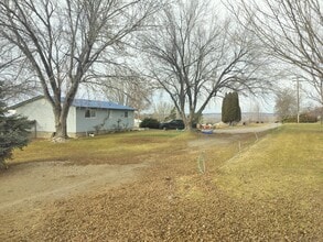 300 Burkhardt Rd in Grand View, ID - Building Photo - Building Photo