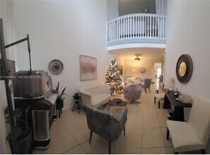 7406 NW 108th Path in Doral, FL - Building Photo - Building Photo