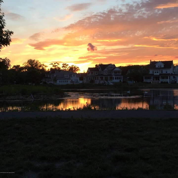 305 7th Ave in Belmar, NJ - Building Photo