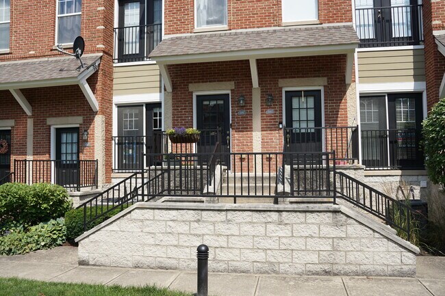 1061 Reserve Way in Indianapolis, IN - Foto de edificio - Building Photo