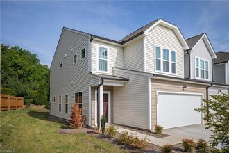 4068 Beckton Trl in Jamestown, NC - Building Photo - Building Photo