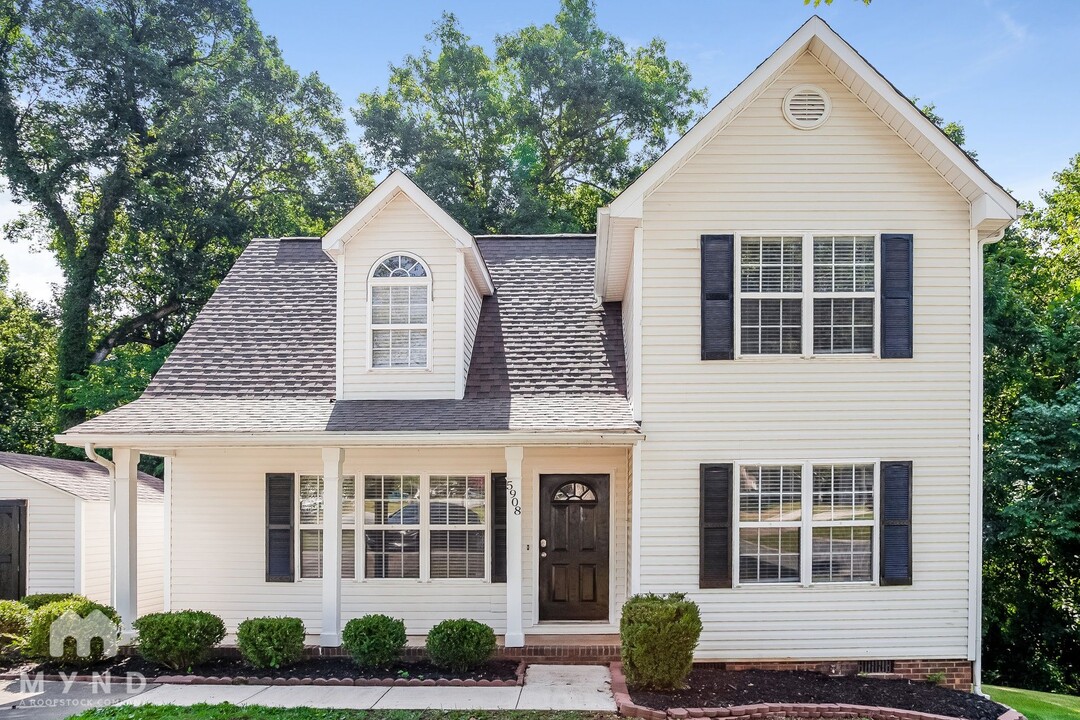 5908 Riana Way in Charlotte, NC - Building Photo