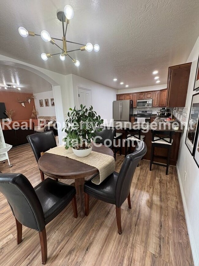 property at 1849 N Bountiful Wy