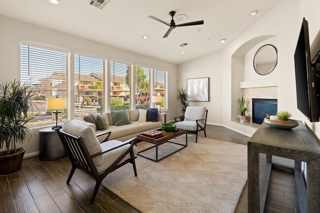 Arrowhead Landing Apartments in Peoria, AZ - Foto de edificio - Building Photo